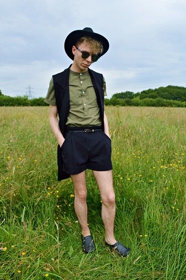 01bde473ecf3bd475cd69b952fca2e6e--gay-outfit-grandad-shirts.jpg