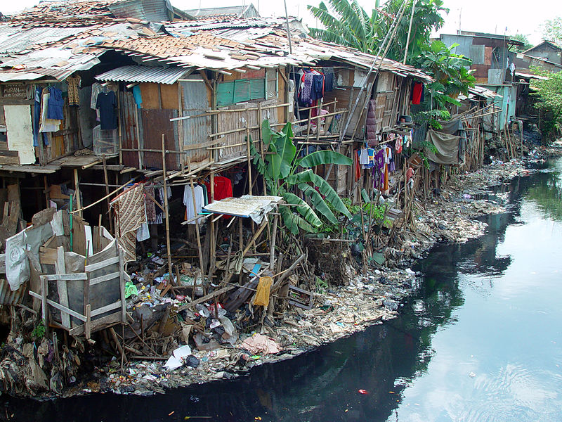 800px-Jakarta_slumhome_2.jpg