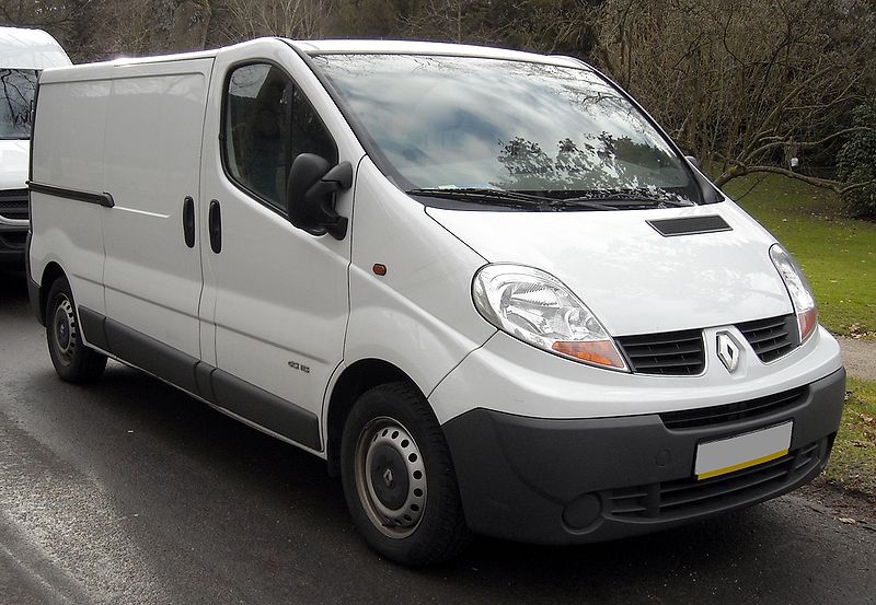 800px-Renault_Trafic_II_front_20080120.jpg