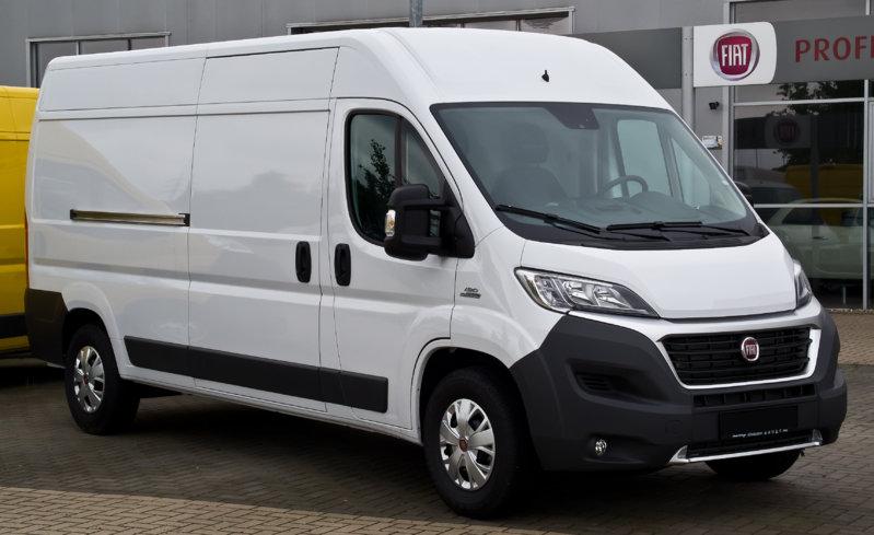 Fiat_Ducato_Kastenwagen_130_Multijet_(III,_Facelift)_–_Frontansicht,_13._Juli_2014,_Düsseldorf.jpg
