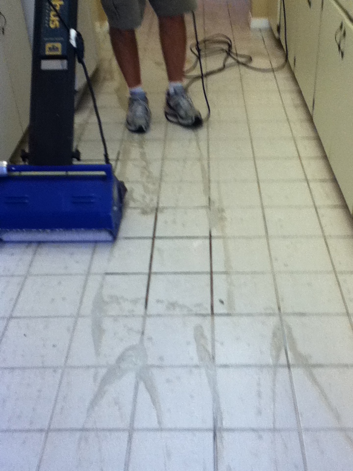 Tile_Grout_Cleaning_Process.jpg