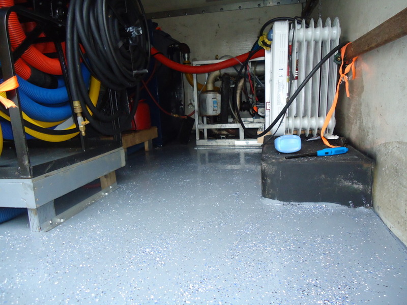 truckfloor002.jpg