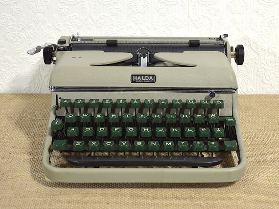 Typewriter%20keyboard_zpsgxn6eibv.jpg