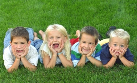 young-children-on-lawn.jpg